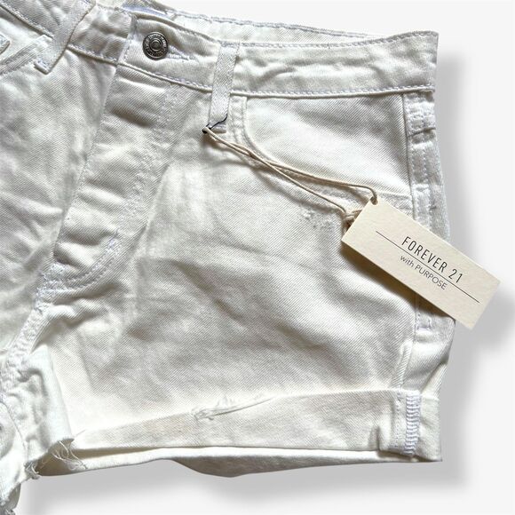 Forever 21 NWT White Concert Shorts Mid-Rise Slim Fit Cotton women's Size W28 - Picture 2 of 10